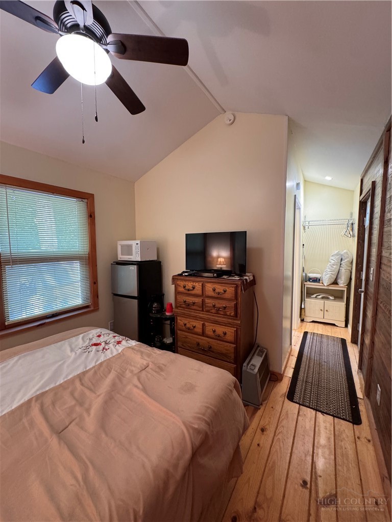 488 Hemlock Loop Property Photo 19