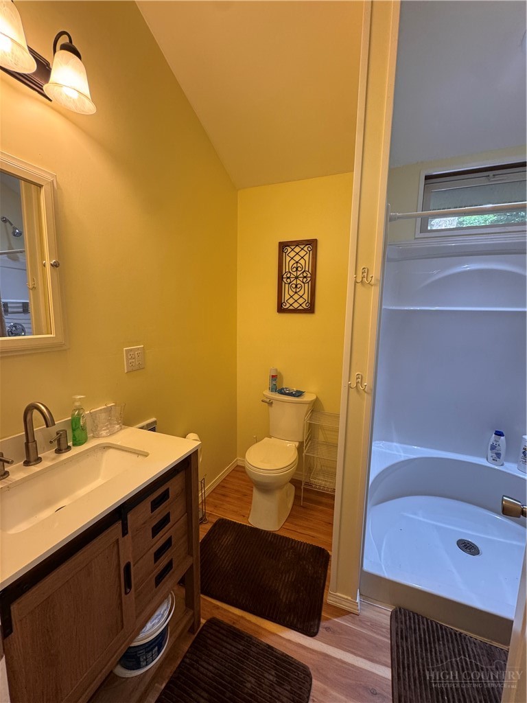 488 Hemlock Loop Property Photo 20
