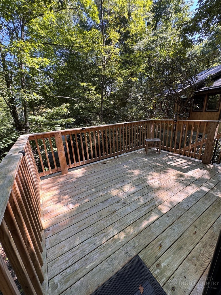488 Hemlock Loop Property Photo 22