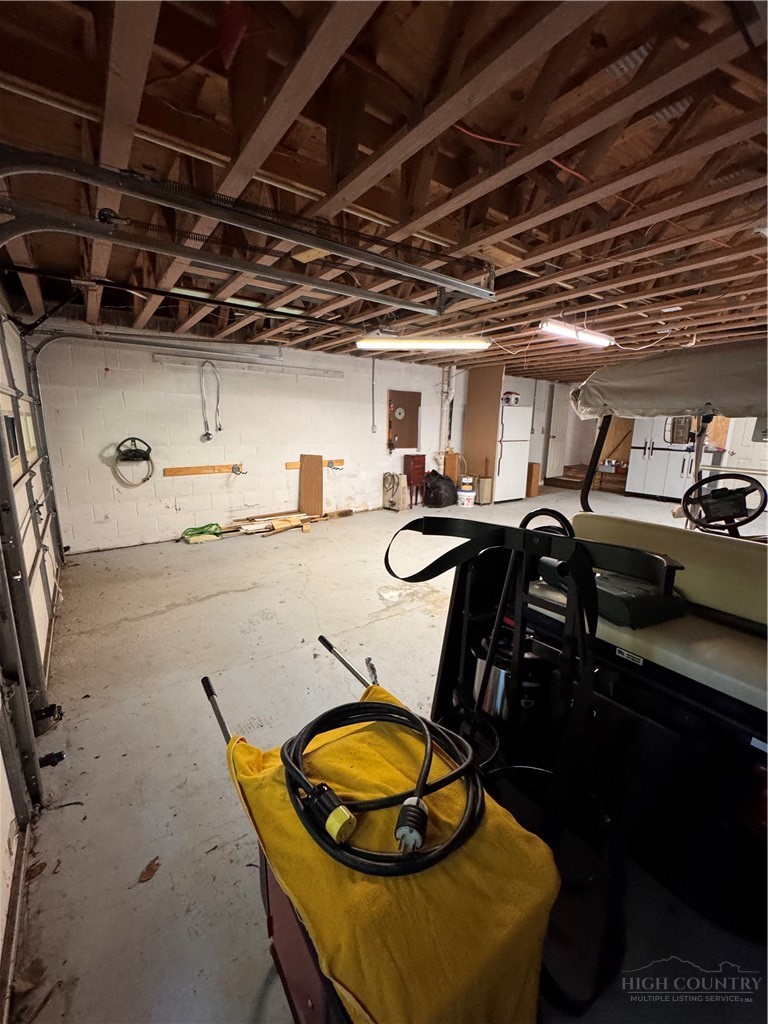 488 Hemlock Loop Property Photo 27