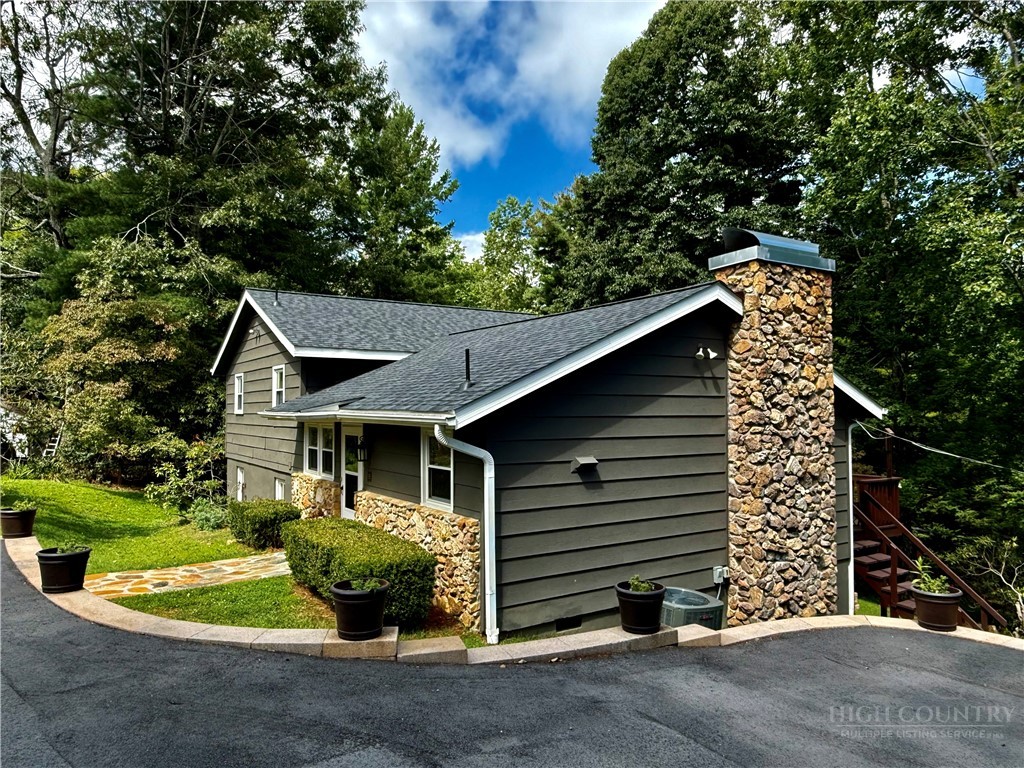 95 Pine Tree Drive Property Photo 2