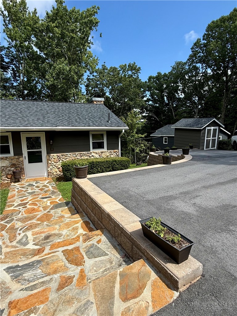 95 Pine Tree Drive Property Photo 7