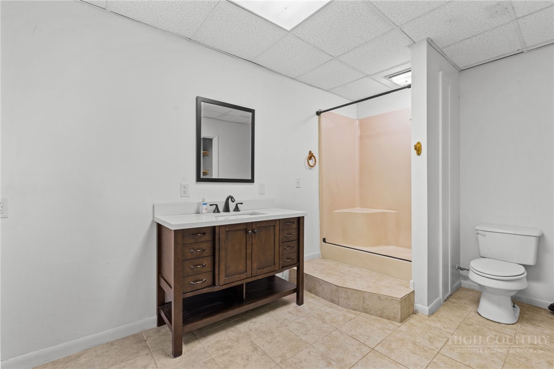 304 Evergreen. Lane Property Photo 38
