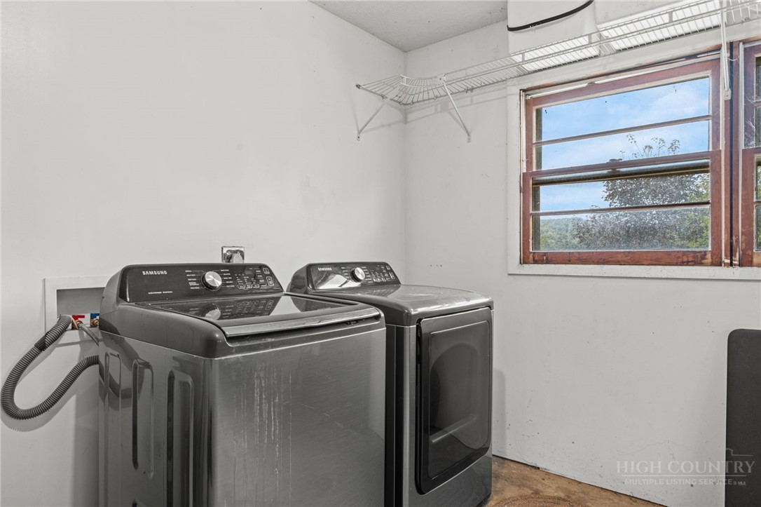 304 Evergreen. Lane Property Photo 41
