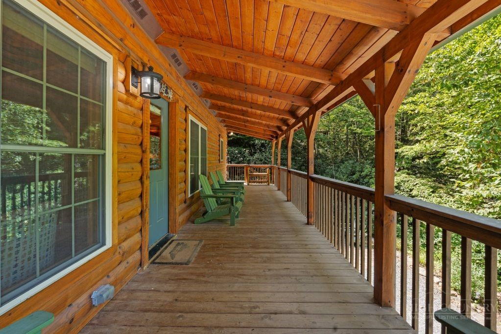 689 Sugar Mountain Drive Property Photo 4