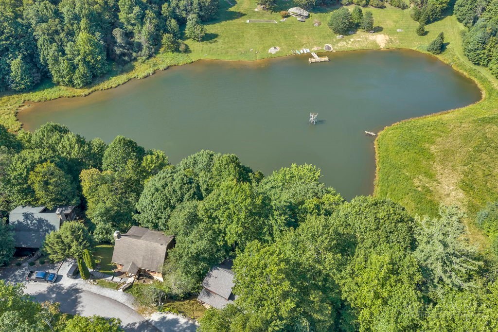 267 Streamside Lane Property Photo 3
