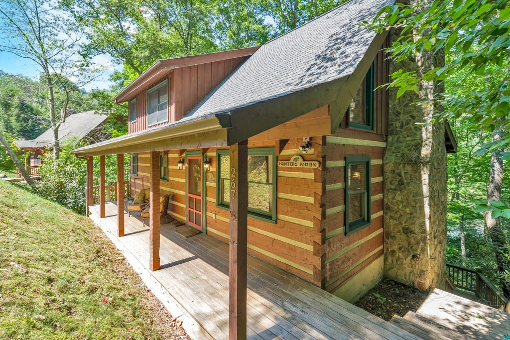 267 Streamside Lane Property Photo 4