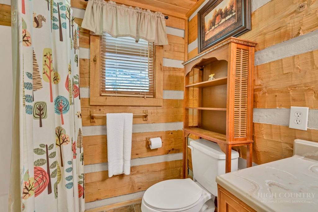 267 Streamside Lane Property Photo 17