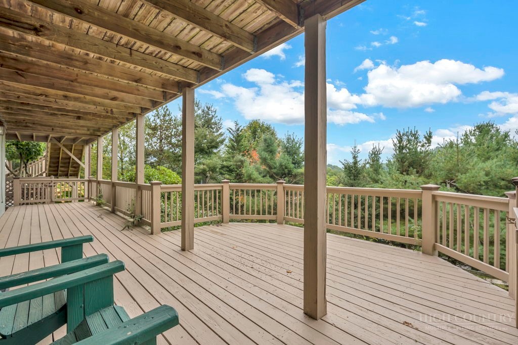 526 Welcome Way Property Photo 4