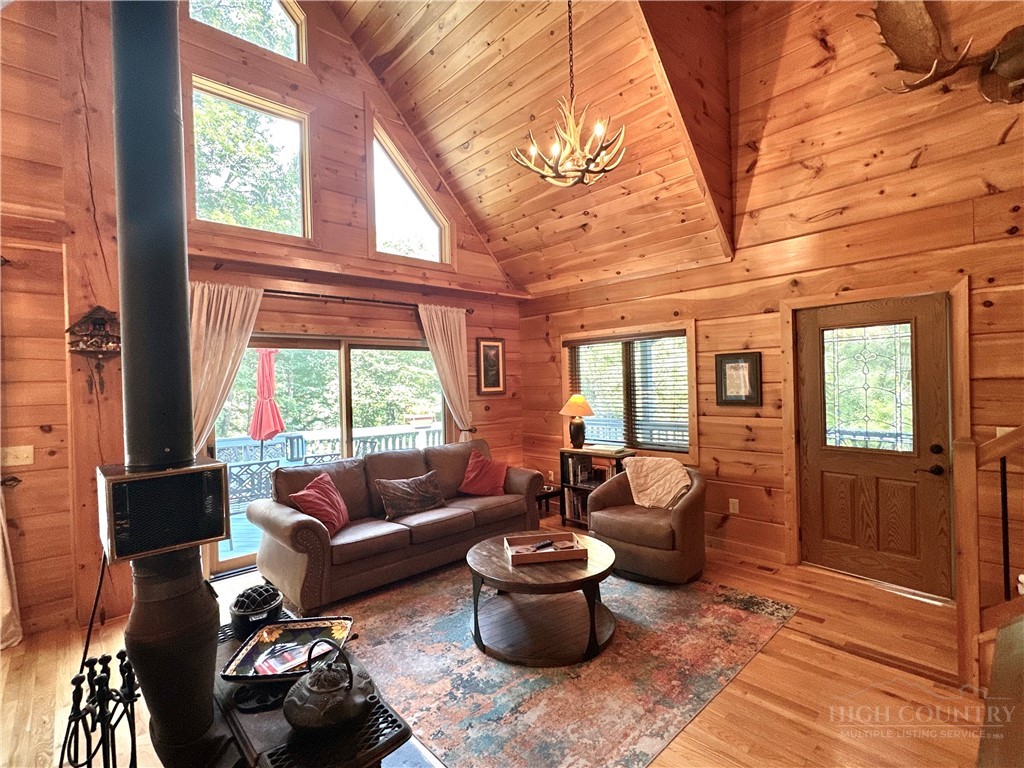188 Lexington Drive Property Photo 8