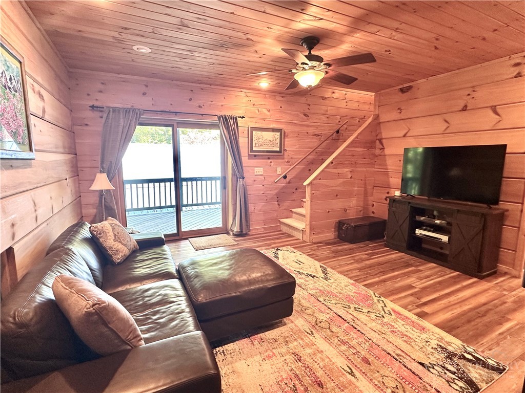 188 Lexington Drive Property Photo 21