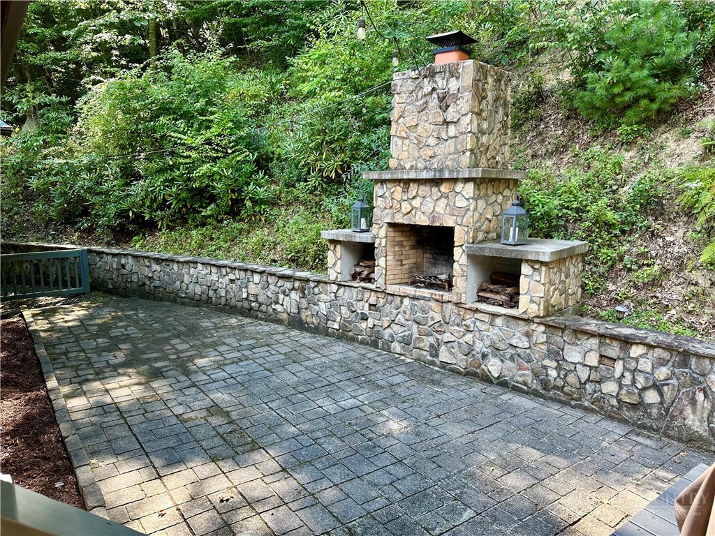 188 Lexington Drive Property Photo 30