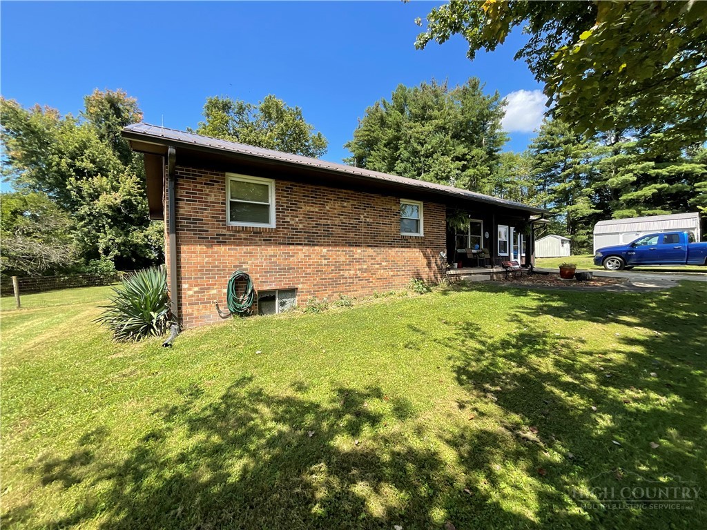 6627 Glade Valley Road Property Photo 2