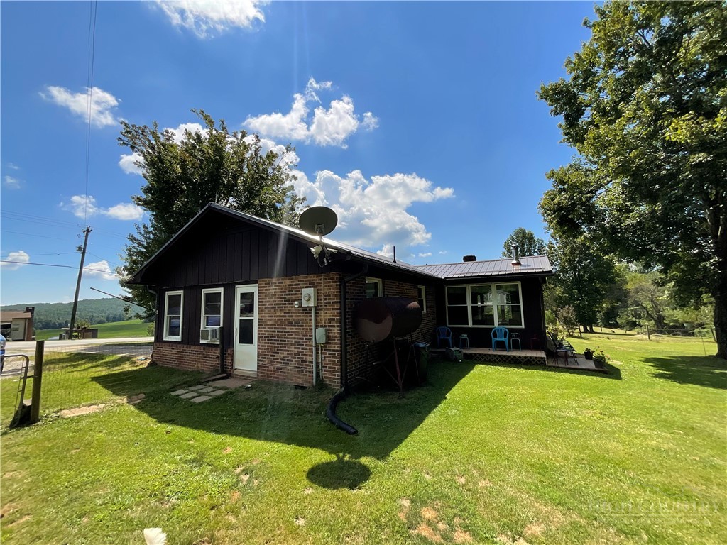 6627 Glade Valley Road Property Photo 3
