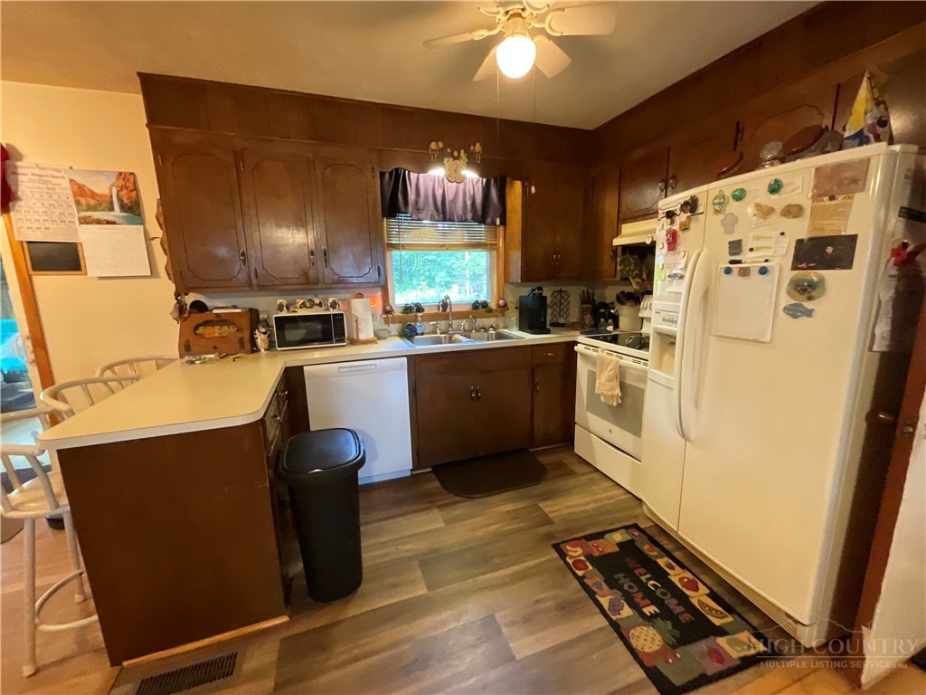 6627 Glade Valley Road Property Photo 6