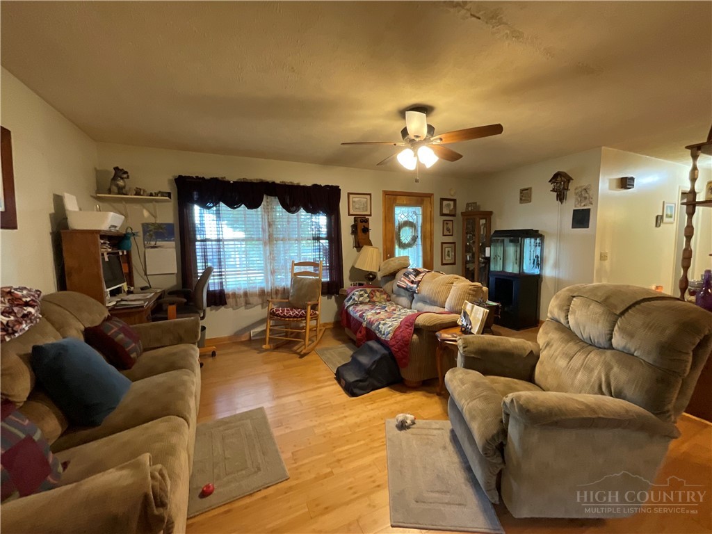 6627 Glade Valley Road Property Photo 8