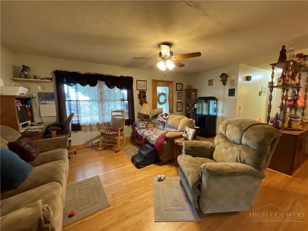 6627 Glade Valley Road Property Photo 11