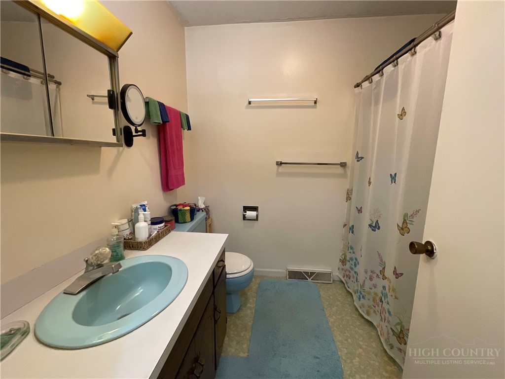 6627 Glade Valley Road Property Photo 36