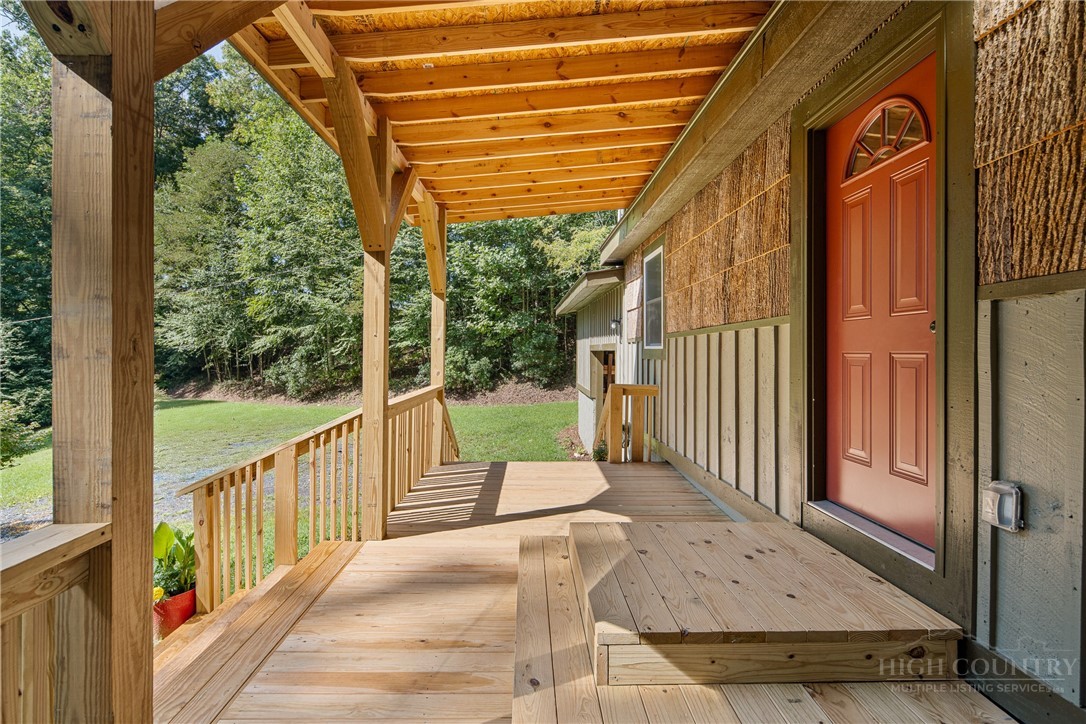 190 Hummingbird Lane Property Photo 10