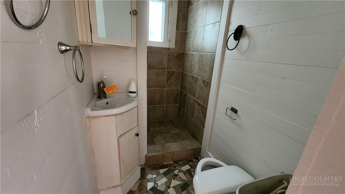 844 Connahetta Street Property Photo 12