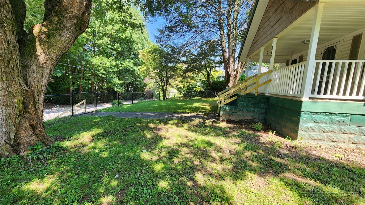 844 Connahetta Street Property Photo 16