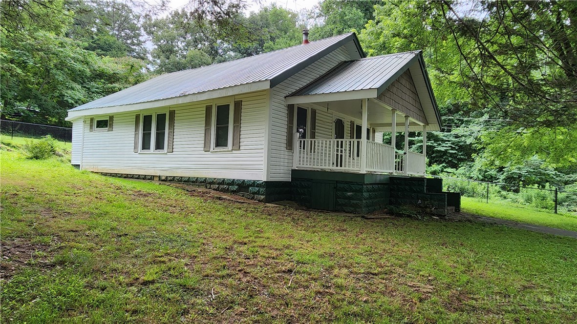 844 Connahetta Street Property Photo 18