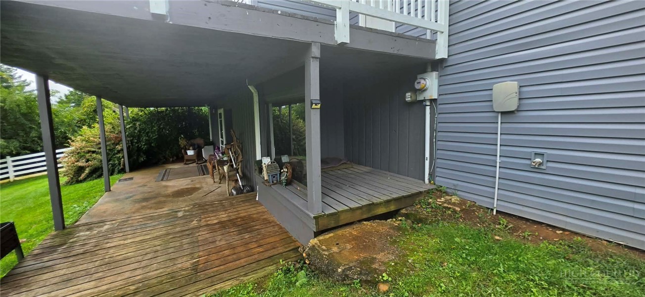 1639 Memorial Park Dr. Property Photo 11