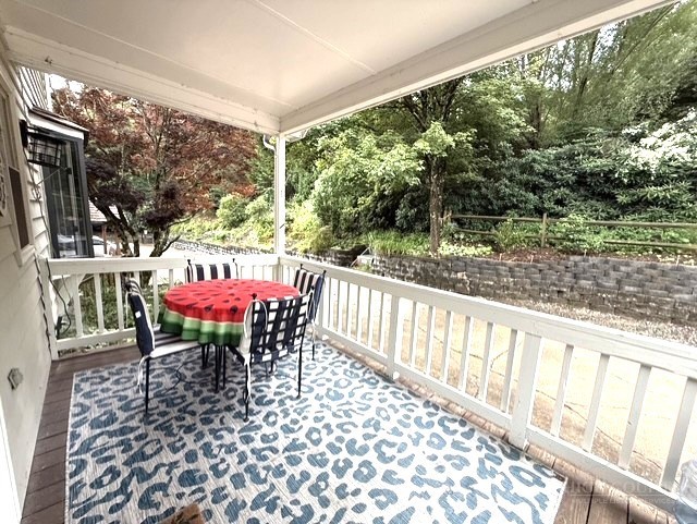175 Pine Village 4 Property Photo 24