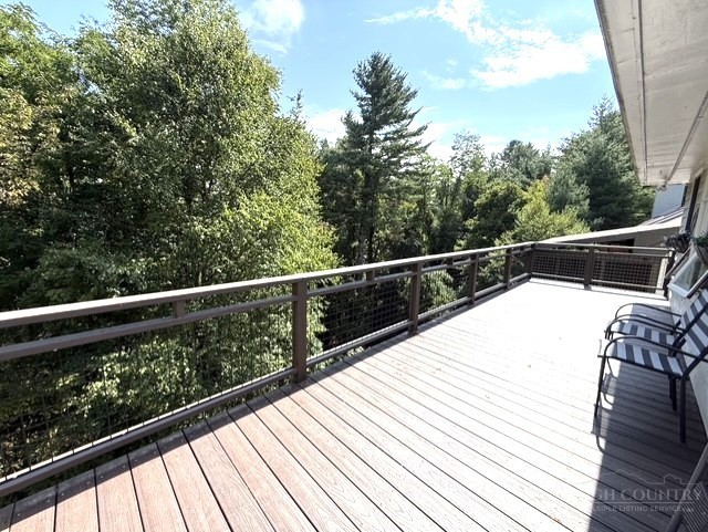175 Pine Village 4 Property Photo 25