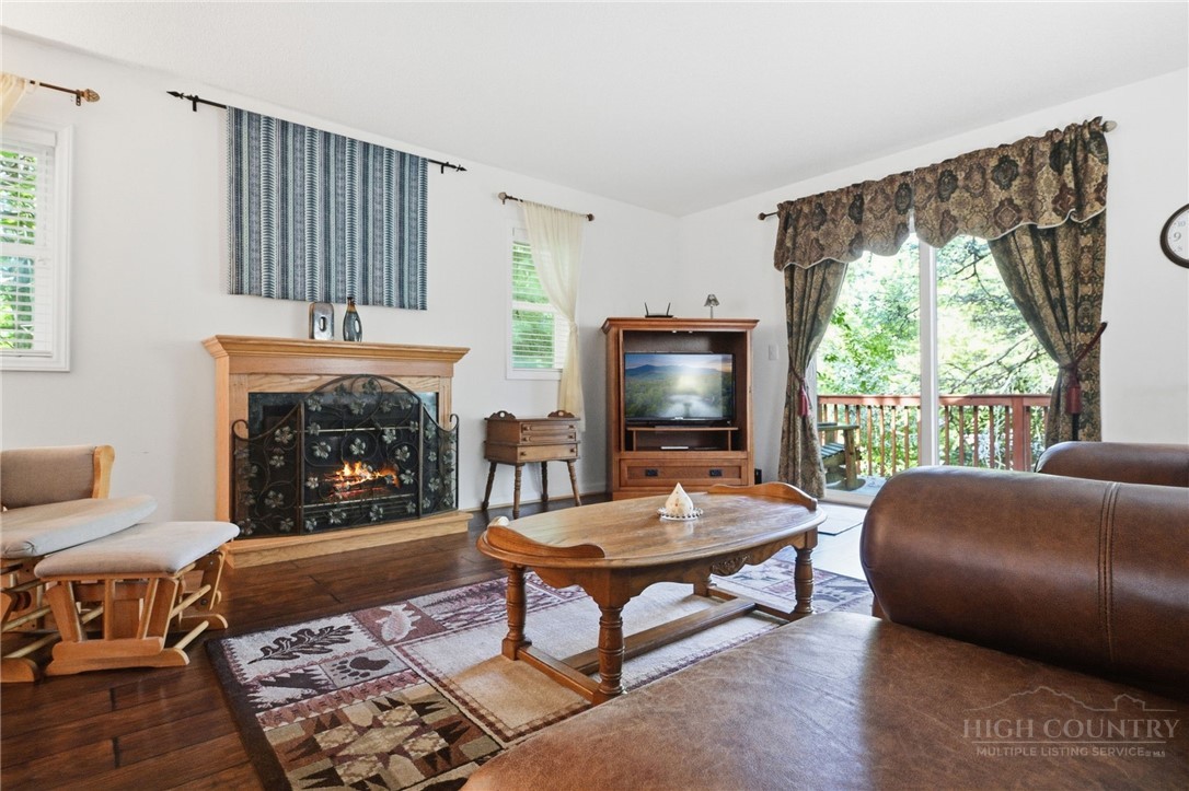 61 Fox Hill Loop Property Photo 2