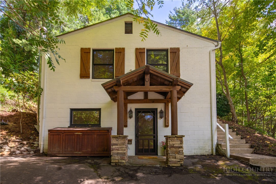 214 Blanwood Drive Property Photo 1