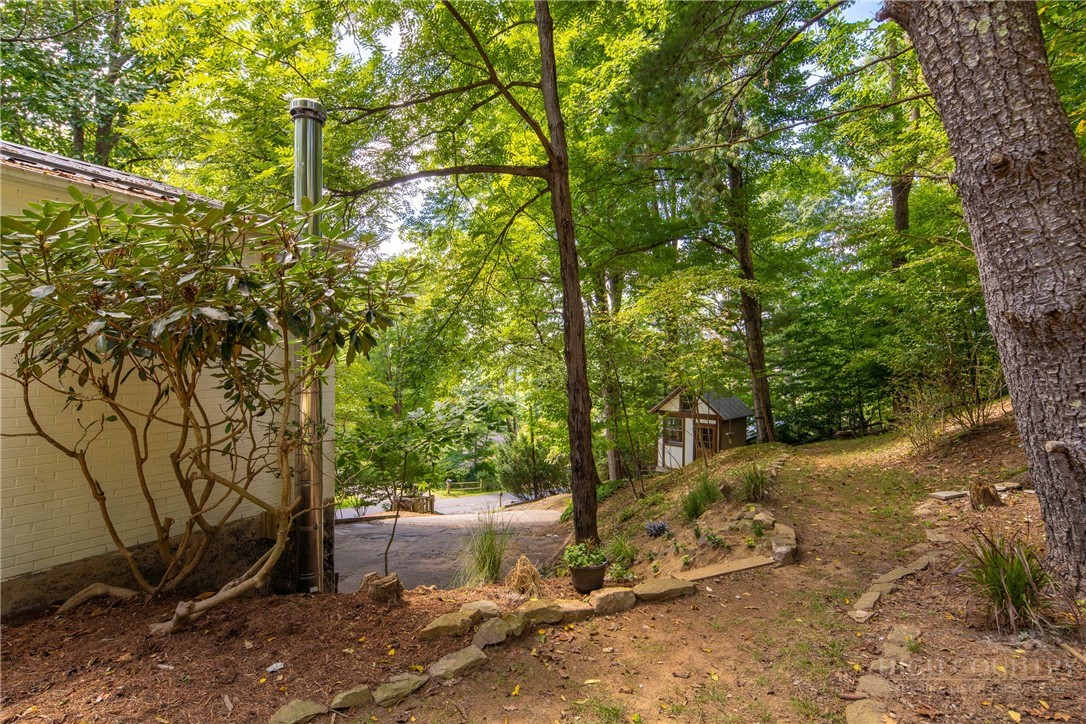 214 Blanwood Drive Property Photo 10