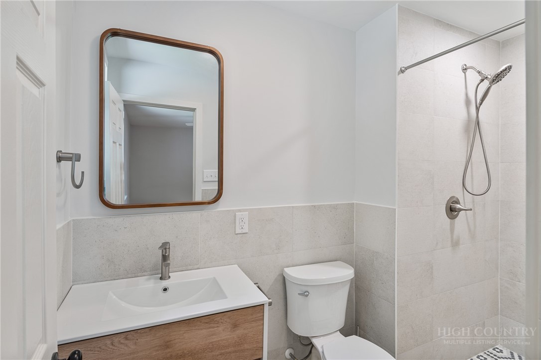 214 Blanwood Drive Property Photo 23
