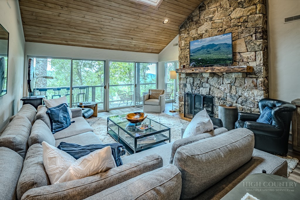 104 Moon Run D Property Photo 6