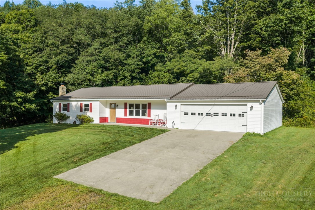 885 Bald Mountain Road Property Photo 1