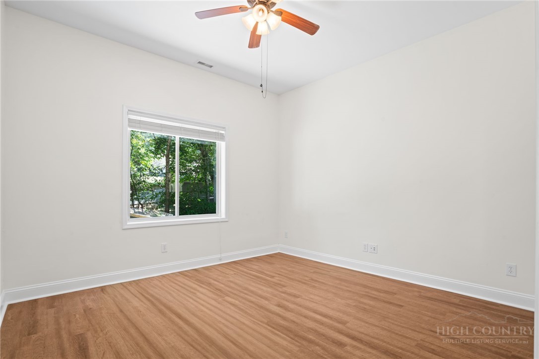 502 Queen Street Property Photo 10