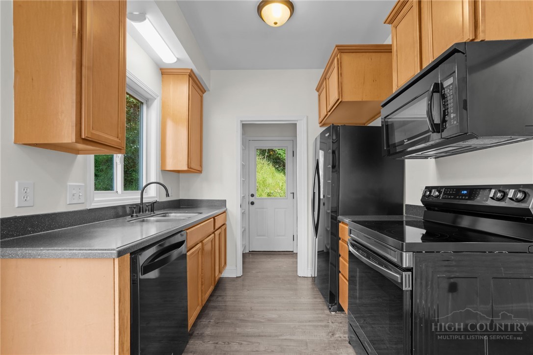 502 Queen Street Property Photo 17