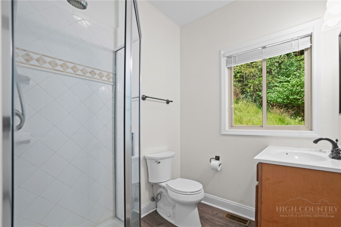 502 Queen Street Property Photo 20