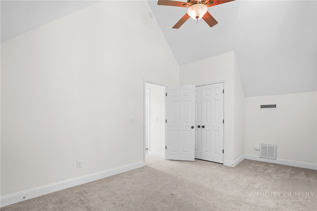 502 Queen Street Property Photo 37