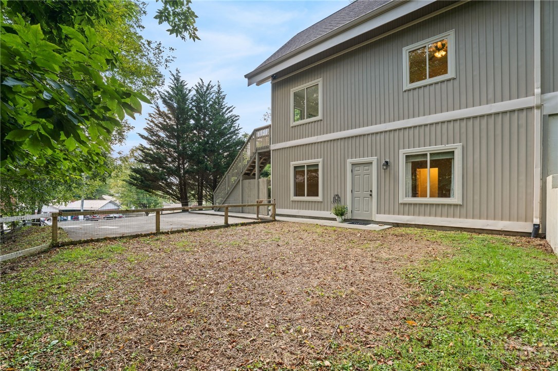 502 Queen Street Property Photo 42