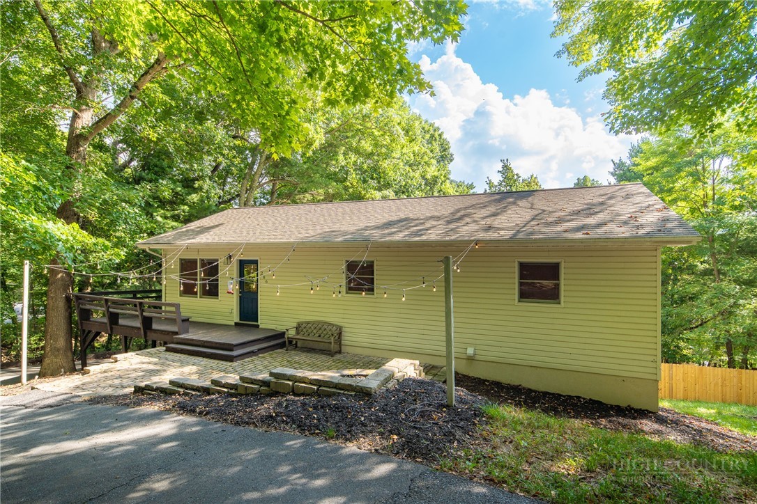 286 Sunset Drive Property Photo 1