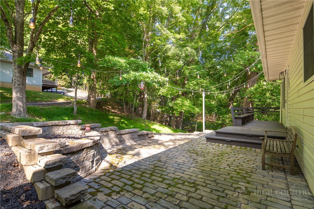 286 Sunset Drive Property Photo 7