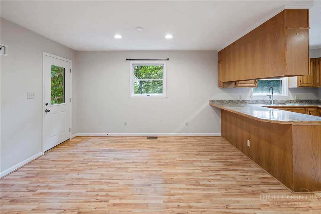 286 Sunset Drive Property Photo 12
