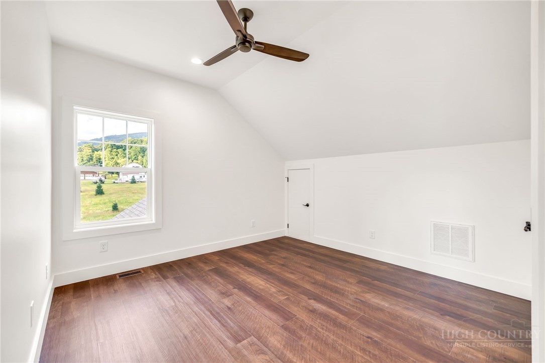 151 Ridgeside Drive Property Photo 28