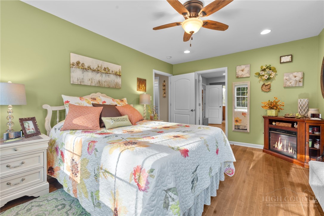 220 Brook Ln Property Photo 11