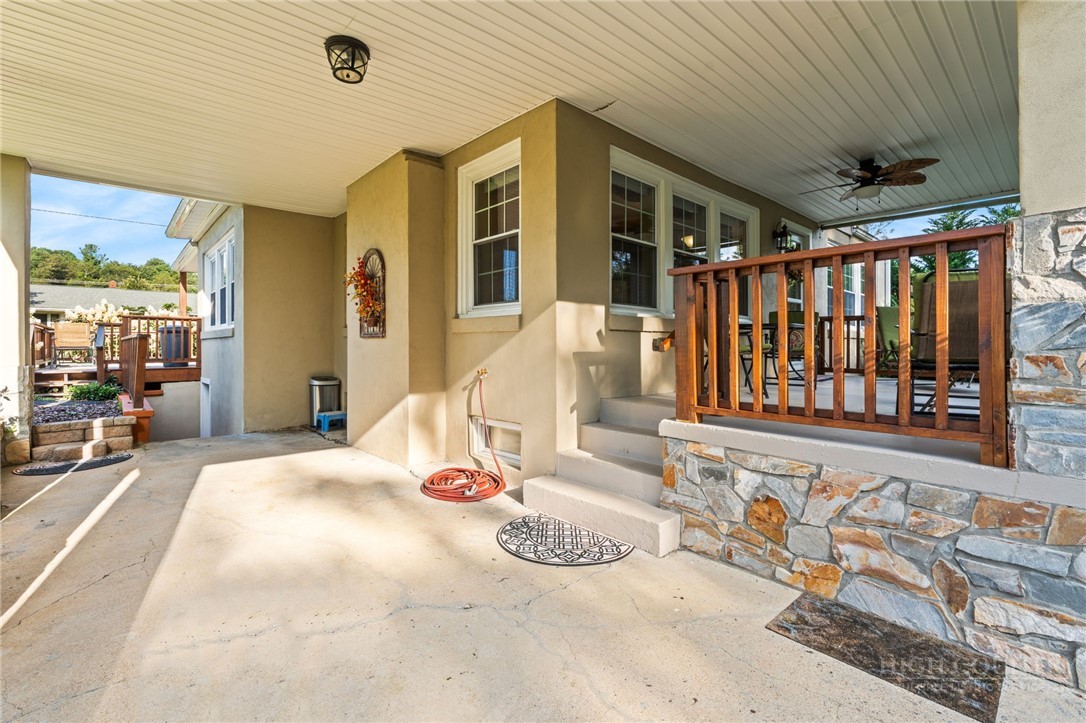 220 Brook Ln Property Photo 29