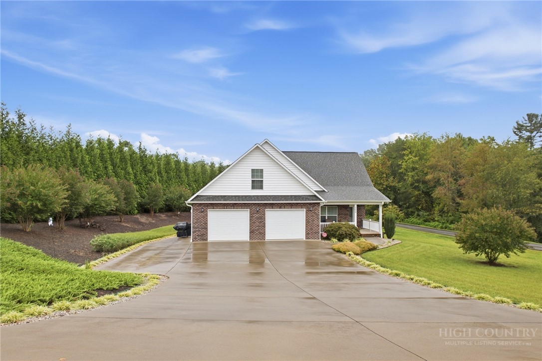 100 Rivercliff Drive Property Photo 6