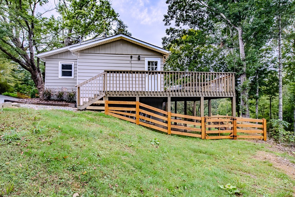 569 Klonteska Drive Property Photo 4