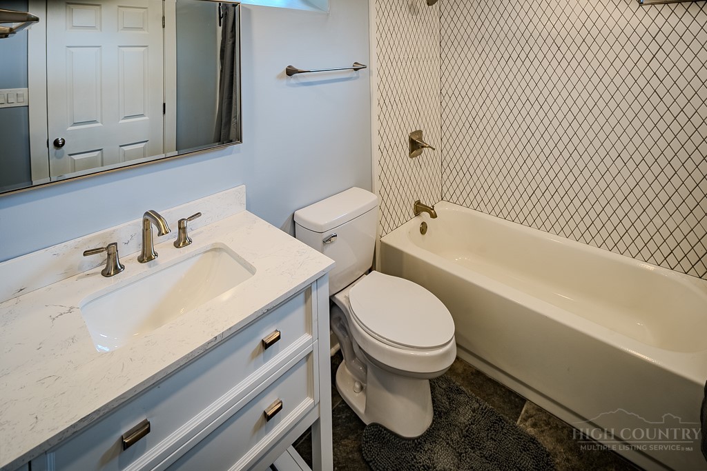 569 Klonteska Drive Property Photo 25