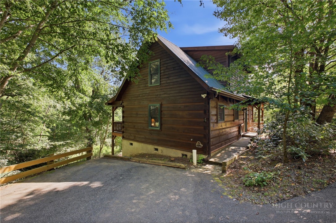 216 Apple Ridge Lane